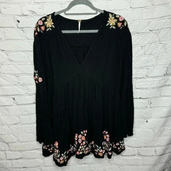 Free People Black Floral Embroidered Dress Women’s size Small - Picture 1 of 11